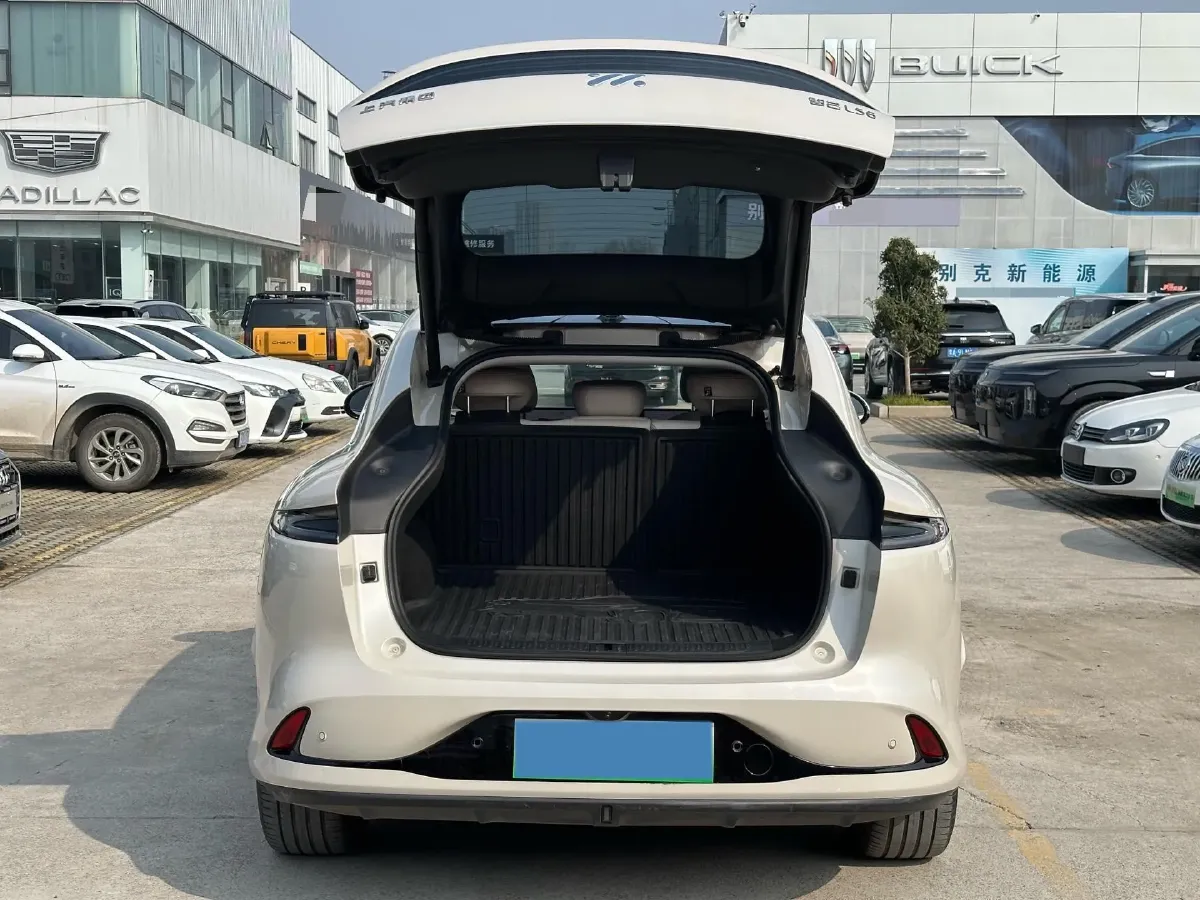 2023 IM LS6 BEV 71KWH,autocango,china used car exporter,china ev exporter,chinese used car exporter,chinese used ev exporter