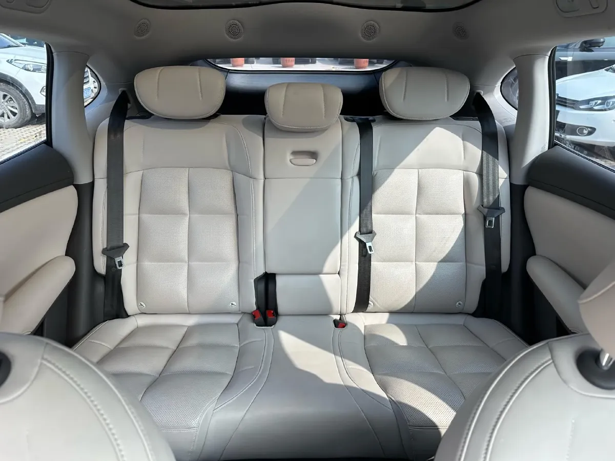 2023 IM LS6 BEV 71KWH,autocango,china used car exporter,china ev exporter,chinese used car exporter,chinese used ev exporter