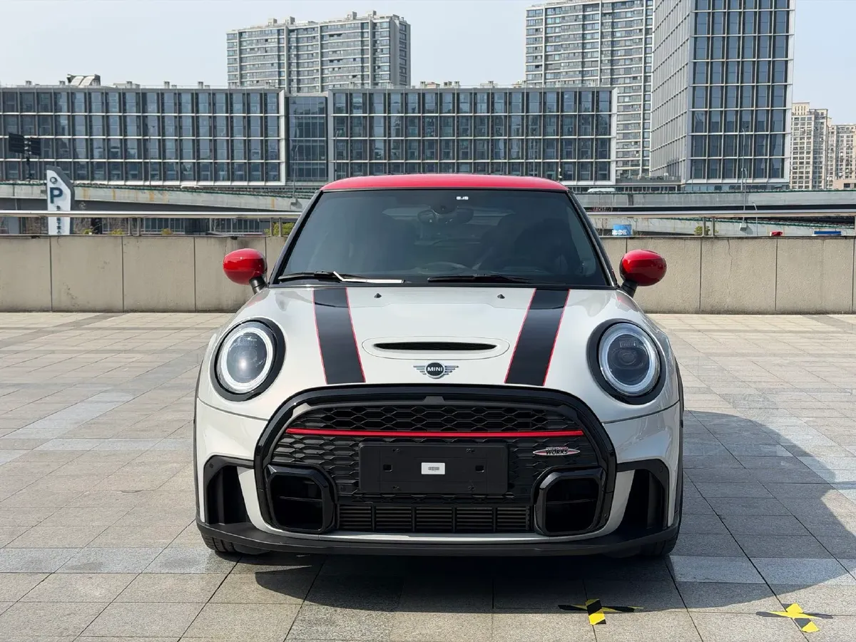 2022 MINI JCW 2.0T 231HP L4 8AT,autocango,china used car exporter,china ev exporter,chinese used car exporter,chinese used ev exporter