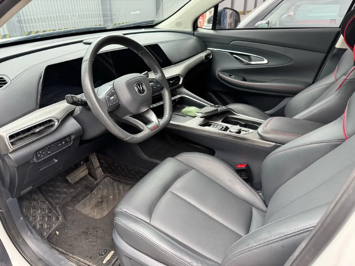 2021 ChangAn UNI-T 1.5T 180HP L4 7DCT,autocango,china used car exporter,china ev exporter,chinese used car exporter,chinese used ev exporter