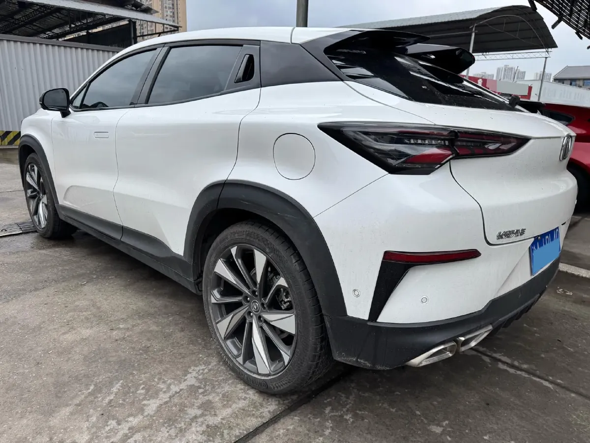 2021 ChangAn UNI-T 1.5T 180HP L4 7DCT,autocango,china used car exporter,china ev exporter,chinese used car exporter,chinese used ev exporter