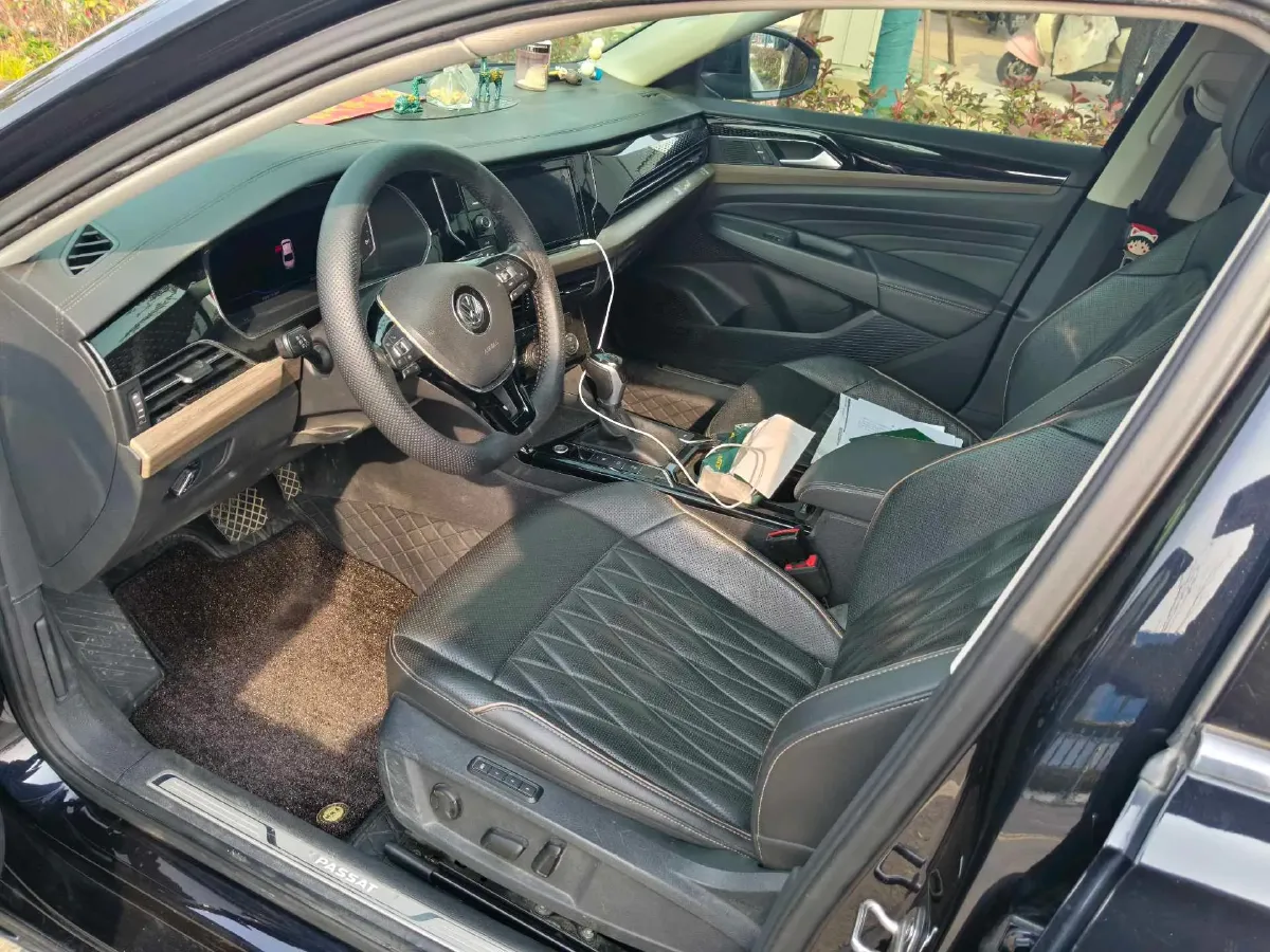 2019 Volvo V40 1.5T 152HP L4 6AT,autocango,china used car exporter,china ev exporter,chinese used car exporter,chinese used ev exporter