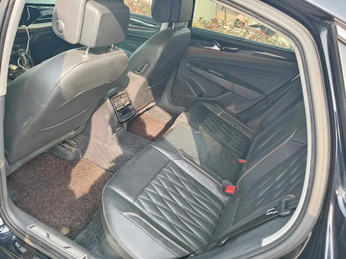 2019 Volvo V40 1.5T 152HP L4 6AT,autocango,china used car exporter,china ev exporter,chinese used car exporter,chinese used ev exporter