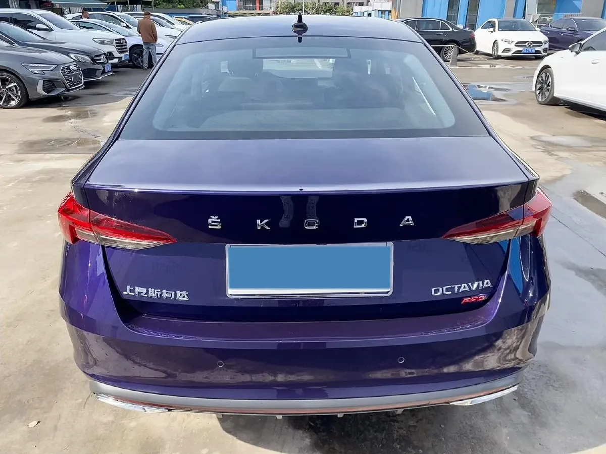 2021 Skoda Octavia 1.4T 150HP L4 7DCT,autocango,china used car exporter,china ev exporter,chinese used car exporter,chinese used ev exporter