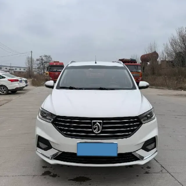 2018 BaoJun 360 1.5L 112HP L4 6MT,autocango,china used car exporter,china ev exporter,chinese used car exporter,chinese used ev exporter