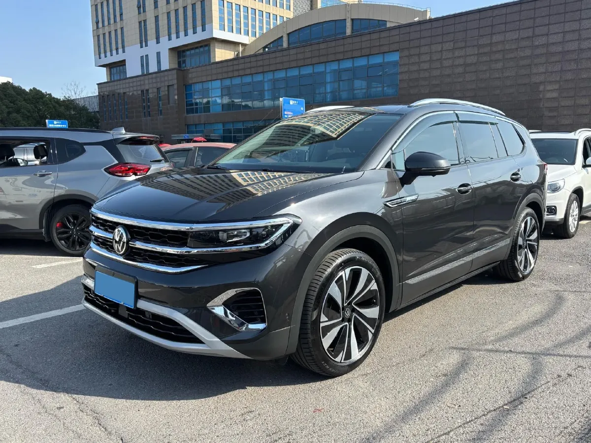 2023 Volkswagen Talagon 2.0T 220HP L4 7DCT,autocango,china used car exporter,china ev exporter,chinese used car exporter,chinese used ev exporter