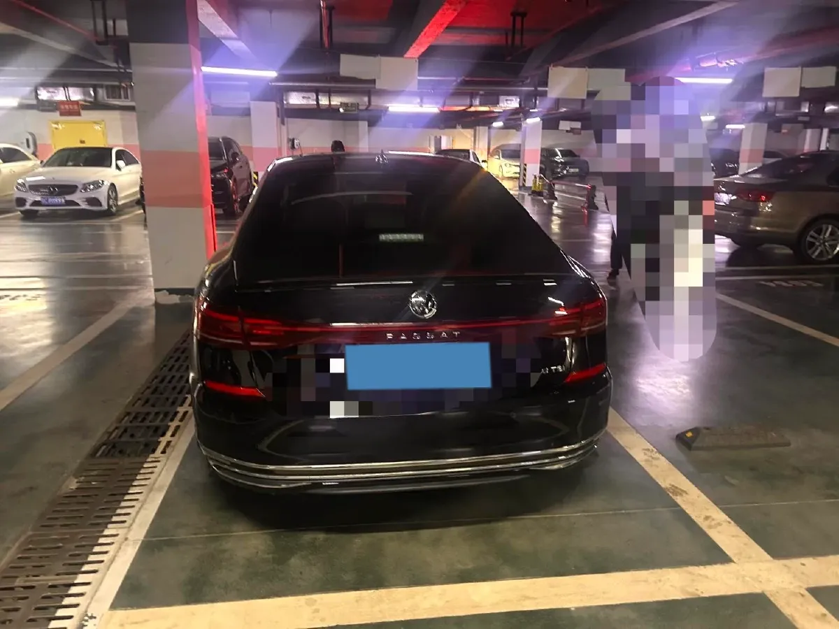 2025 Volkswagen Passat 2.0T 220HP L4 7DCT,autocango,china used car exporter,china ev exporter,chinese used car exporter,chinese used ev exporter