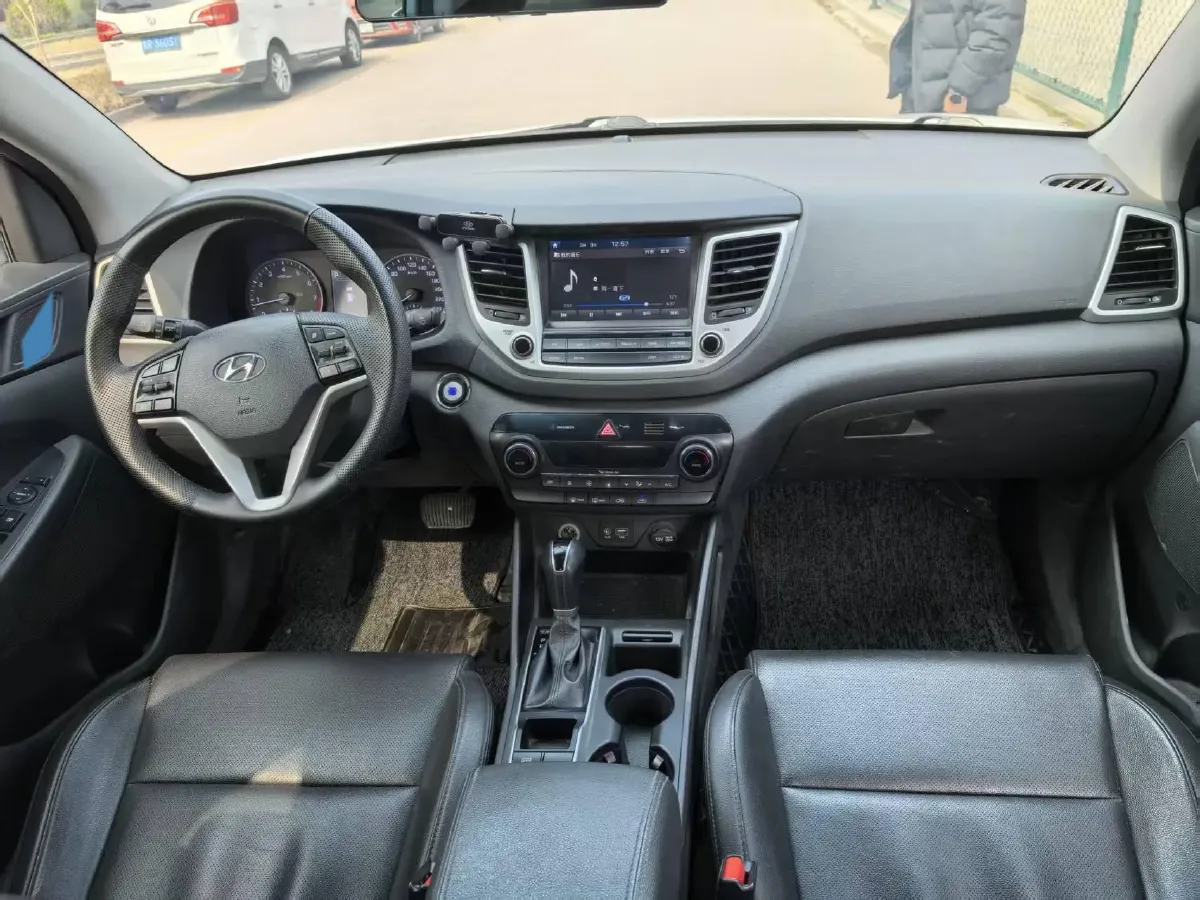 2015 Hyundai Tucson 1.6T 177HP L4 7DCT,autocango,china used car exporter,china ev exporter,chinese used car exporter,chinese used ev exporter