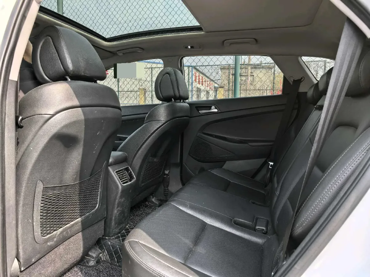2015 Hyundai Tucson 1.6T 177HP L4 7DCT,autocango,china used car exporter,china ev exporter,chinese used car exporter,chinese used ev exporter