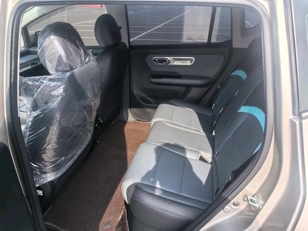 2024 Leapmotor C11 1.5L 95HP L4 REEV 43.74KWH,autocango,china used car exporter,china ev exporter,chinese used car exporter,chinese used ev exporter