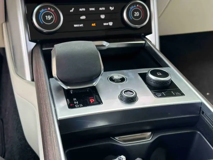 2024 Land Rover Range Rover 3.0T 400HP L6 8AT,autocango,china used car exporter,china ev exporter,chinese used car exporter,chinese used ev exporter