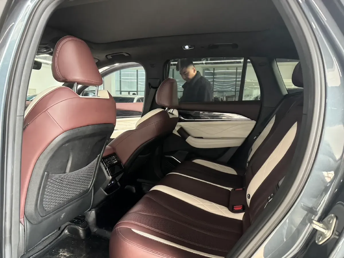 2021 Geely Monjaro 2.0T 218HP L4 7DCT,autocango,china used car exporter,china ev exporter,chinese used car exporter,chinese used ev exporter