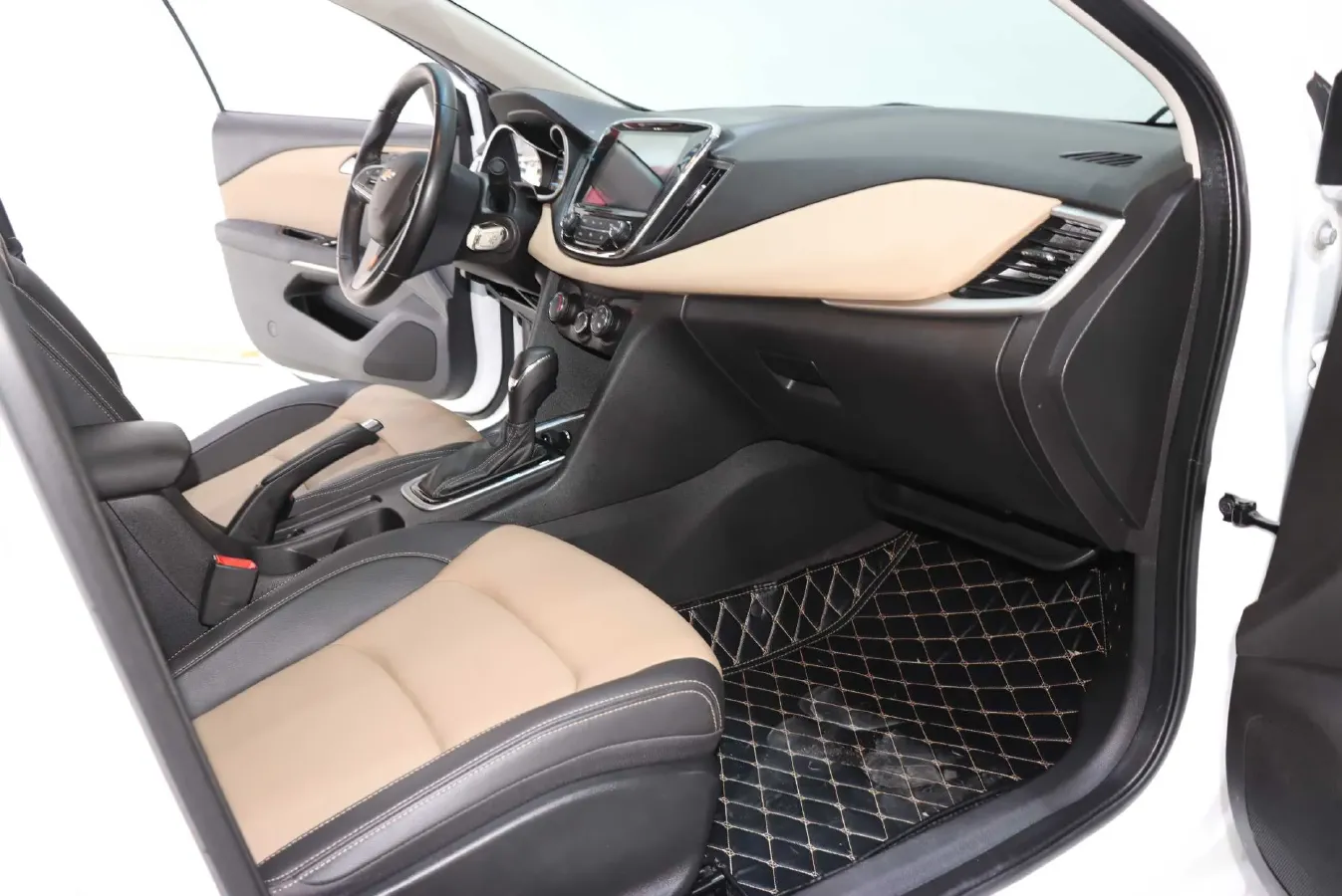 2022 Chevrolet Monza 1.5L 113HP L4 6AT,autocango,china used car exporter,china ev exporter,chinese used car exporter,chinese used ev exporter