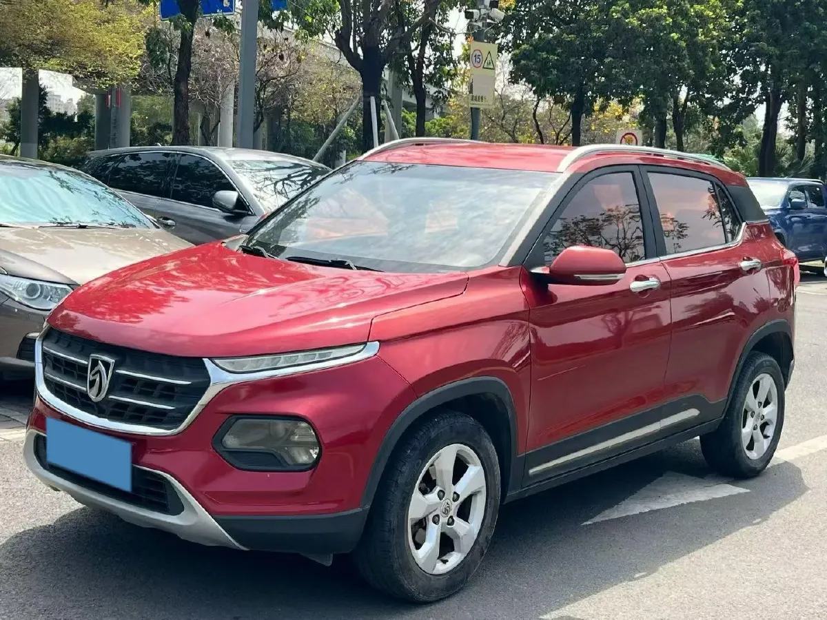 2017 BaoJun 310W 1.5L 105HP L4 6MT,autocango,china used car exporter,china ev exporter,chinese used car exporter,chinese used ev exporter