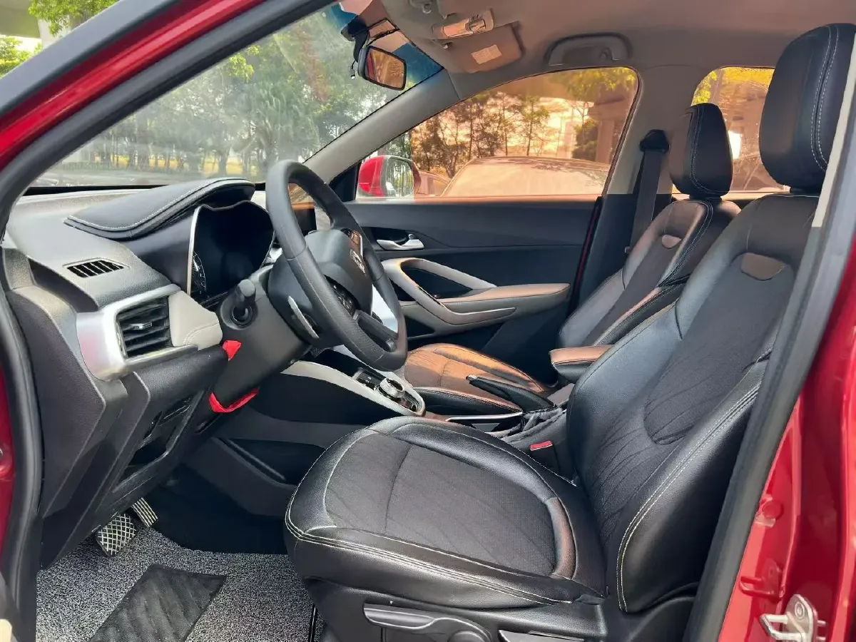 2017 BaoJun 310W 1.5L 105HP L4 6MT,autocango,china used car exporter,china ev exporter,chinese used car exporter,chinese used ev exporter