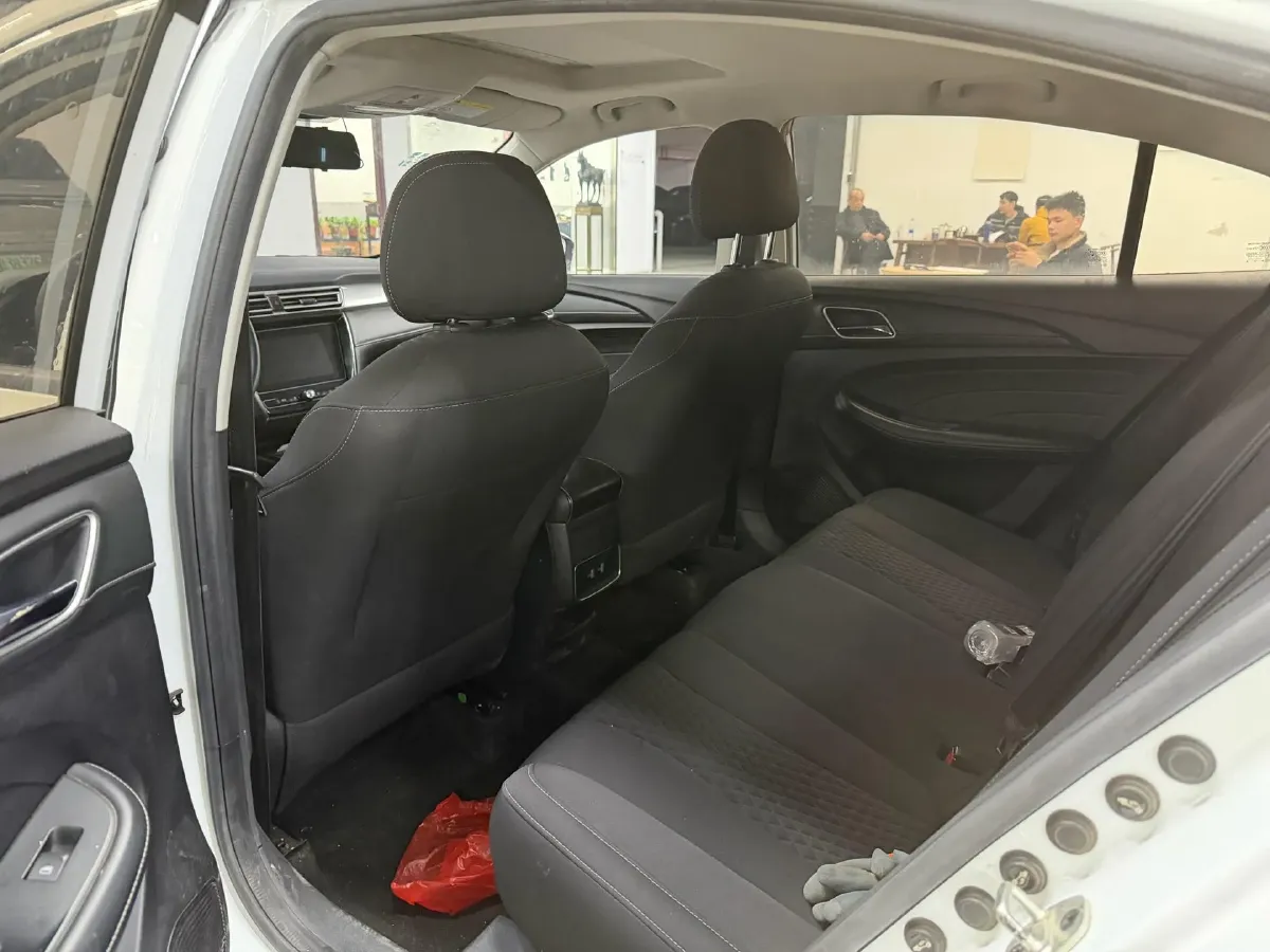 2020 Roewe i5 1.5L 120HP L4 CVT,autocango,china used car exporter,china ev exporter,chinese used car exporter,chinese used ev exporter