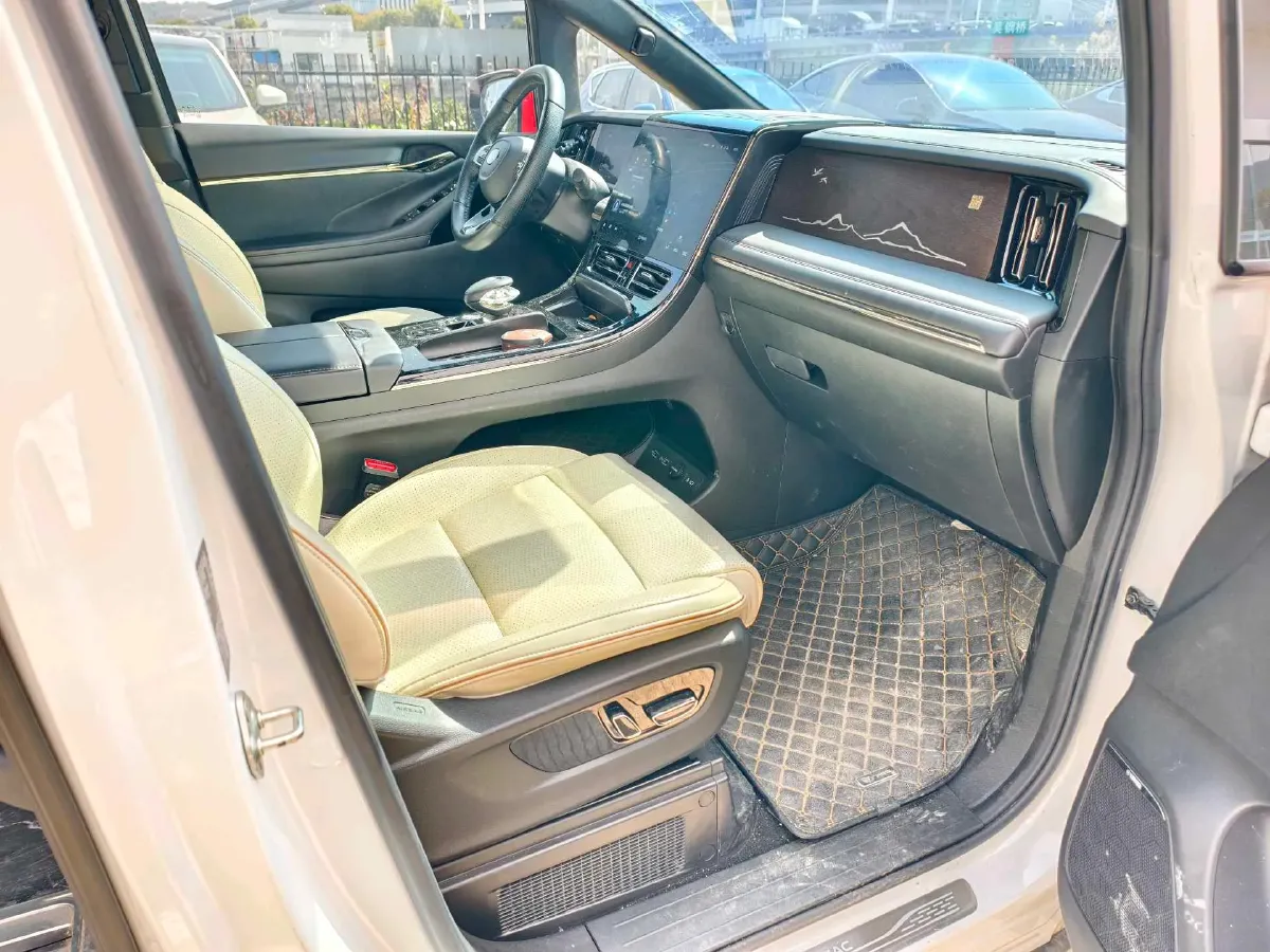 2023 GAC Trumpchi M8 2.0T 190HP L4 E-CVT Hybrid,autocango,china used car exporter,china ev exporter,chinese used car exporter,chinese used ev exporter