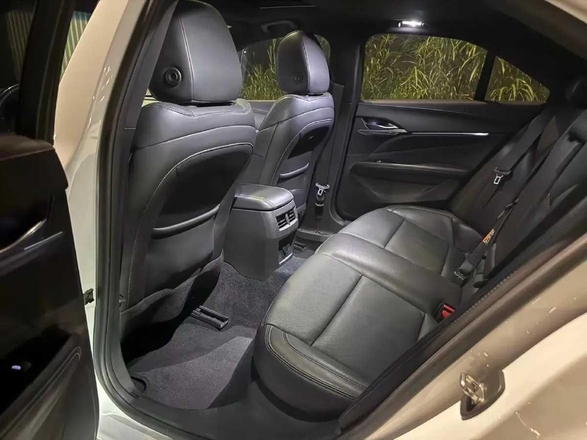 2021 Cadillac CT4 2.0T 237HP L4 8AT,autocango,china used car exporter,china ev exporter,chinese used car exporter,chinese used ev exporter