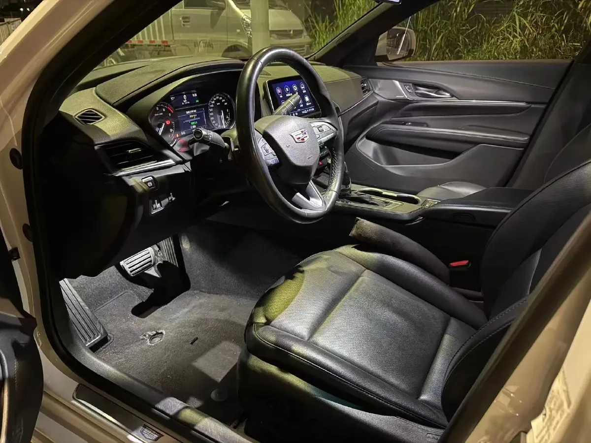 2021 Cadillac CT4 2.0T 237HP L4 8AT,autocango,china used car exporter,china ev exporter,chinese used car exporter,chinese used ev exporter