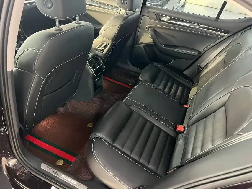 2019 Skoda Superb 2.0T 186HP L4 7DCT,autocango,china used car exporter,china ev exporter,chinese used car exporter,chinese used ev exporter