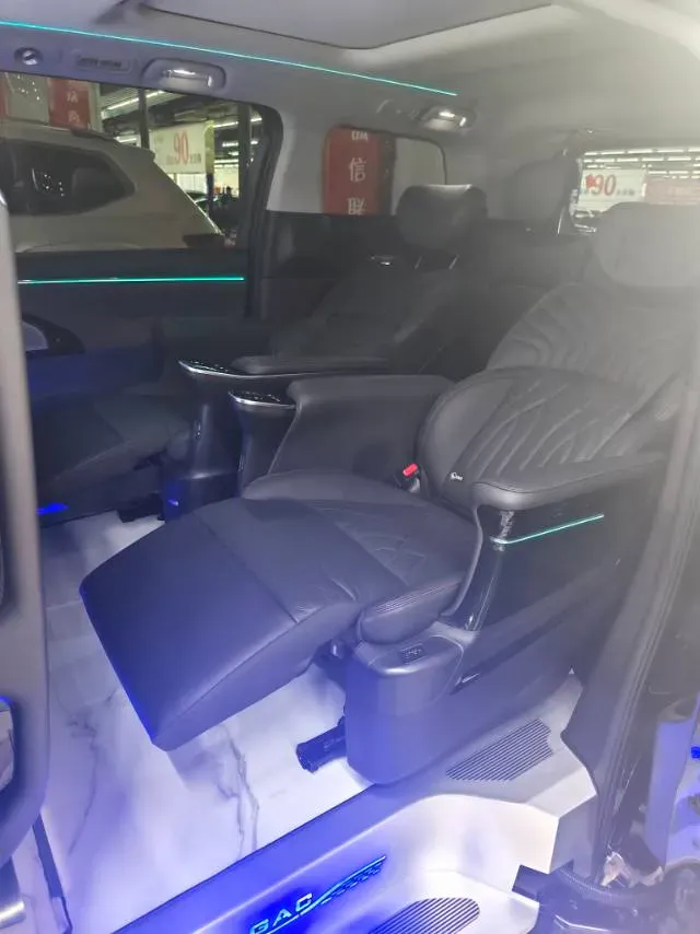 2024 GAC Trumpchi M8 2.0T 252HP L4 8AT,autocango,china used car exporter,china ev exporter,chinese used car exporter,chinese used ev exporter