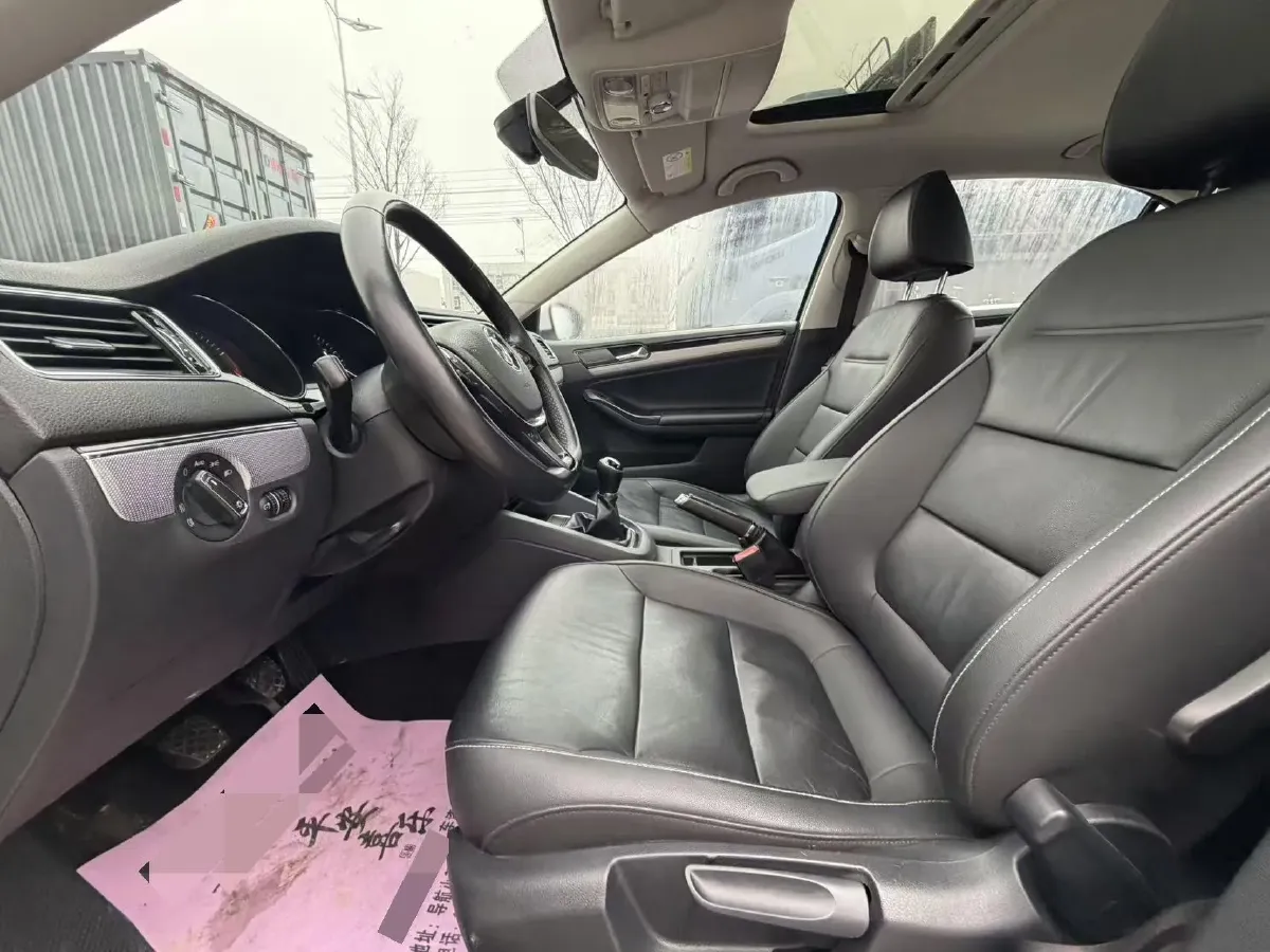 2017 Volkswagen Sagitar 1.6L 110HP L4 5MT,autocango,china used car exporter,china ev exporter,chinese used car exporter,chinese used ev exporter