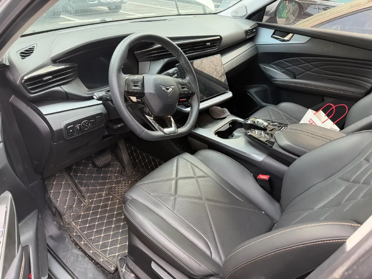 2023 Chery Exploration 06 1.6T 197HP L4 7DCT,autocango,china used car exporter,china ev exporter,chinese used car exporter,chinese used ev exporter