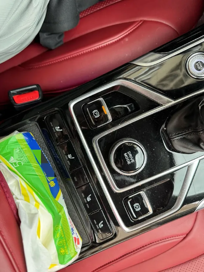 2022 HongQi HS5 2.0T 224HP L4 6AT,autocango,china used car exporter,china ev exporter,chinese used car exporter,chinese used ev exporter