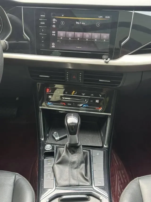 2020 Volkswagen Passat 2.0T 186HP L4 7DCT,autocango,china used car exporter,china ev exporter,chinese used car exporter,chinese used ev exporter