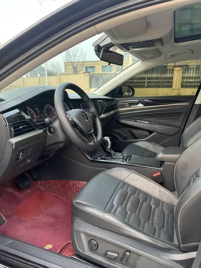 2020 Volkswagen Passat 2.0T 186HP L4 7DCT,autocango,china used car exporter,china ev exporter,chinese used car exporter,chinese used ev exporter