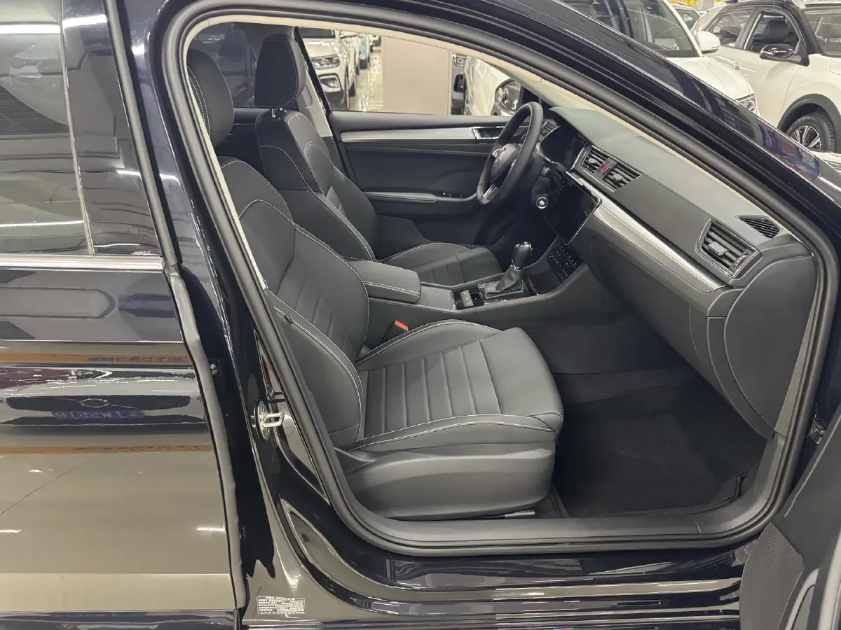 2024 Skoda Superb 1.4T 150HP L4 7DCT,autocango,china used car exporter,china ev exporter,chinese used car exporter,chinese used ev exporter