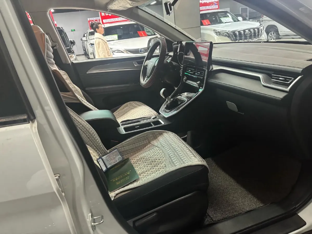 2021 Haval M6 1.5T 150HP L4 7DCT,autocango,china used car exporter,china ev exporter,chinese used car exporter,chinese used ev exporter