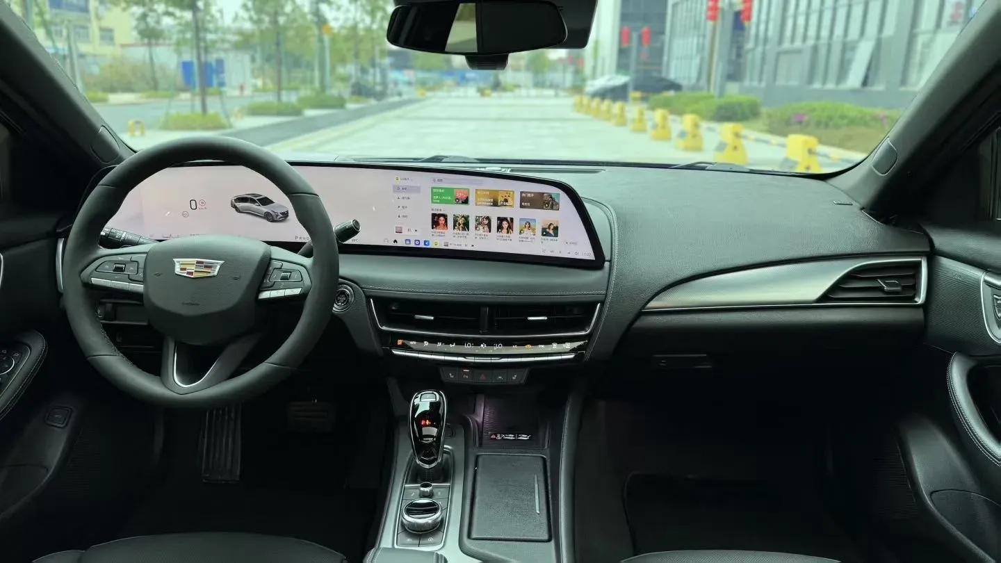 2024 Cadillac CT5 2.0T 237HP L4 10AT,autocango,china used car exporter,china ev exporter,chinese used car exporter,chinese used ev exporter