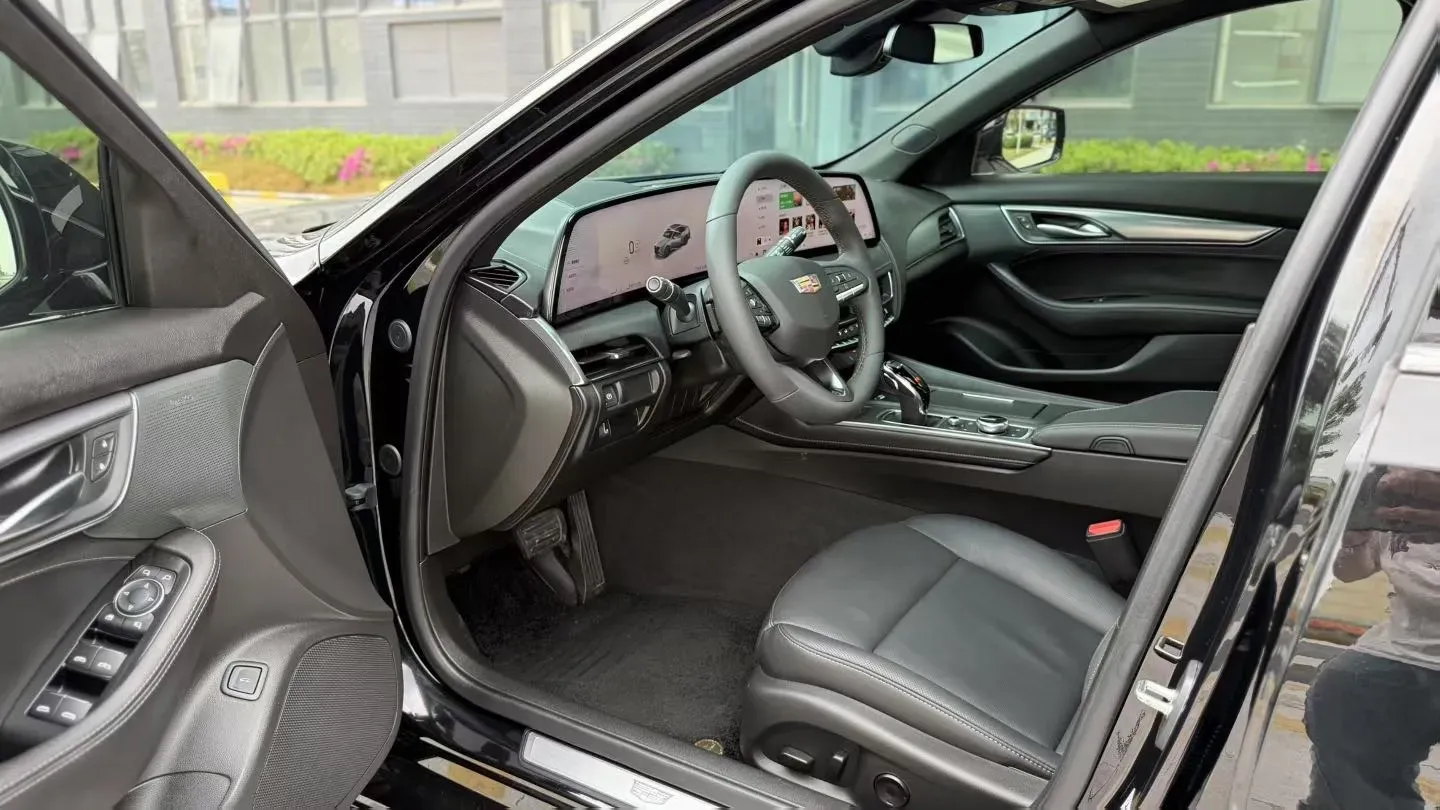 2024 Cadillac CT5 2.0T 237HP L4 10AT,autocango,china used car exporter,china ev exporter,chinese used car exporter,chinese used ev exporter