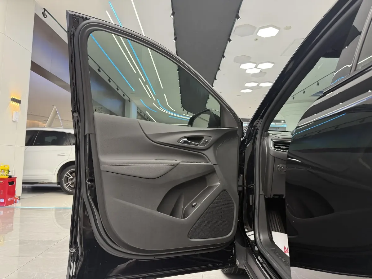 2021 Chevrolet Equinox 2.0T 237HP L4 9AT,autocango,china used car exporter,china ev exporter,chinese used car exporter,chinese used ev exporter