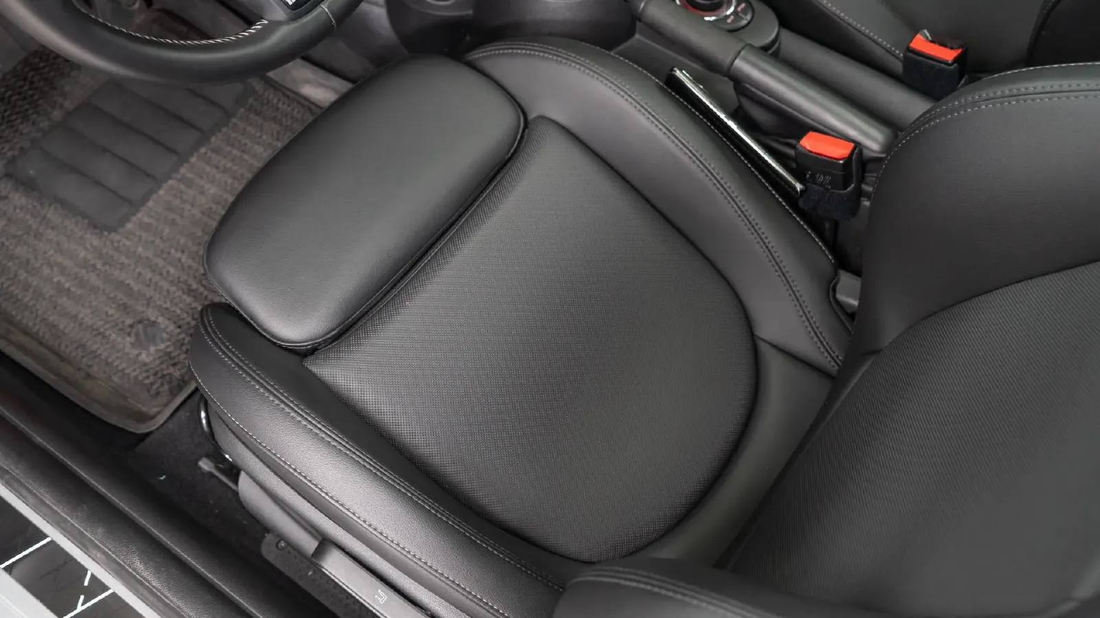 2022 MINI MINI 2.0T 192HP L4 7DCT,autocango,china used car exporter,china ev exporter,chinese used car exporter,chinese used ev exporter