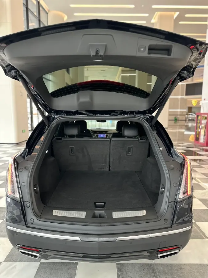 2022 Cadillac XT5 2.0T 237HP L4 9AT,autocango,china used car exporter,china ev exporter,chinese used car exporter,chinese used ev exporter