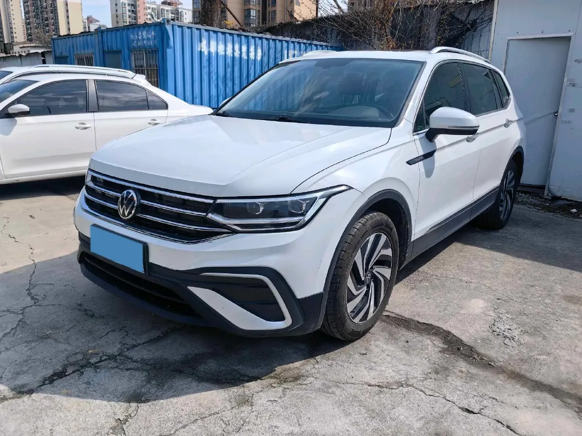 2023 Volkswagen Tiguan L 1.5T 160HP L4 7DCT,autocango,china used car exporter,china ev exporter,chinese used car exporter,chinese used ev exporter