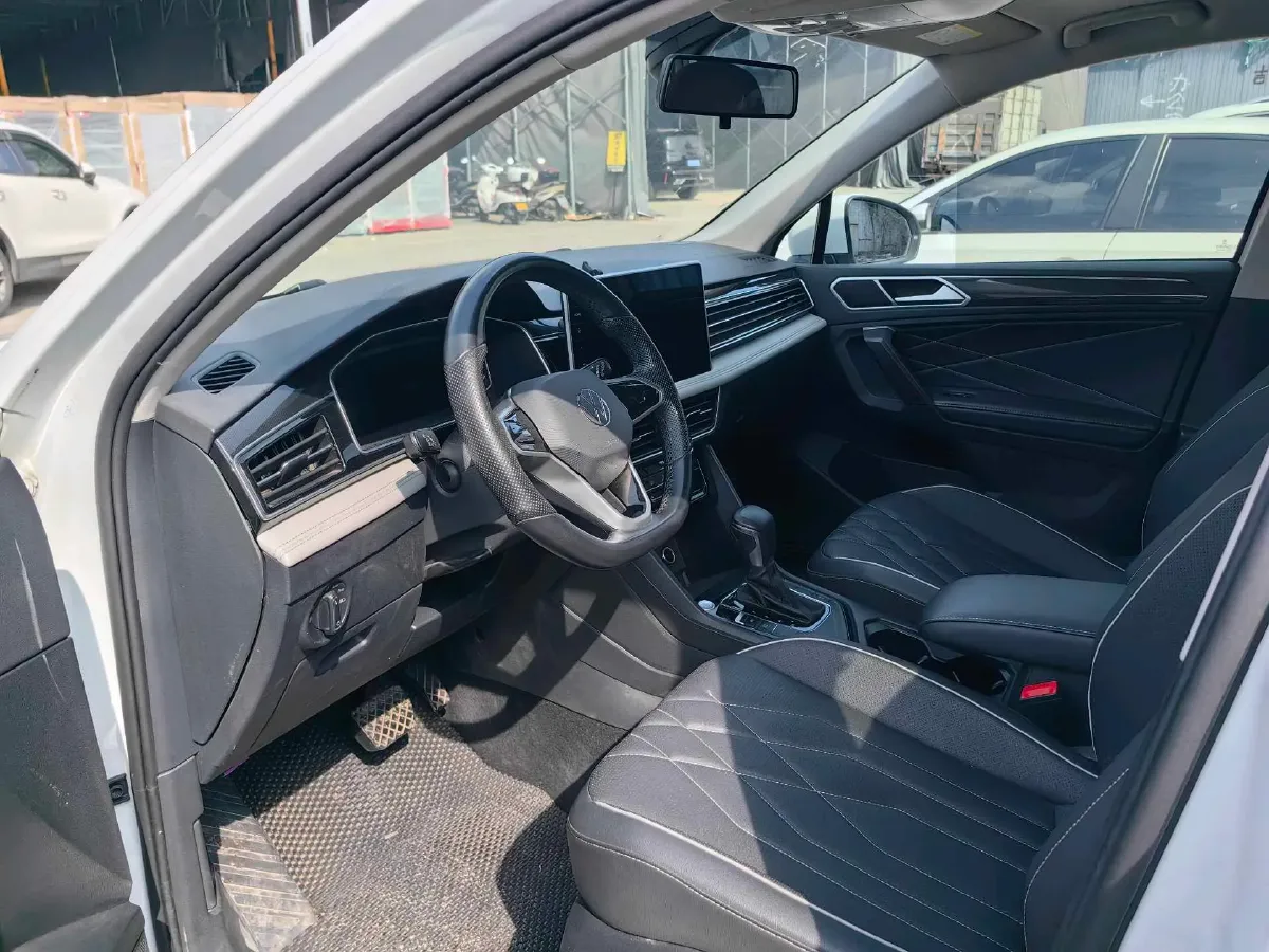 2023 Volkswagen Tiguan L 1.5T 160HP L4 7DCT,autocango,china used car exporter,china ev exporter,chinese used car exporter,chinese used ev exporter
