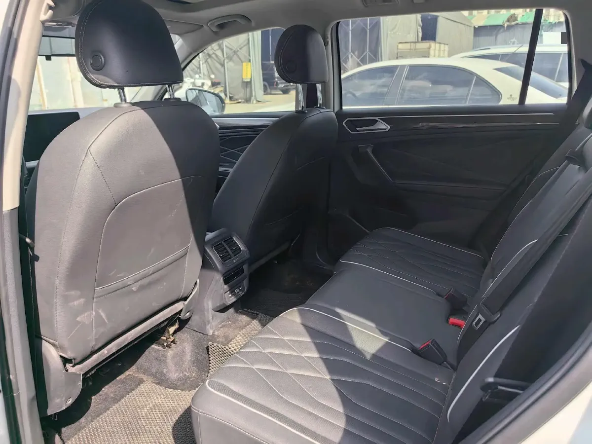 2023 Volkswagen Tiguan L 1.5T 160HP L4 7DCT,autocango,china used car exporter,china ev exporter,chinese used car exporter,chinese used ev exporter
