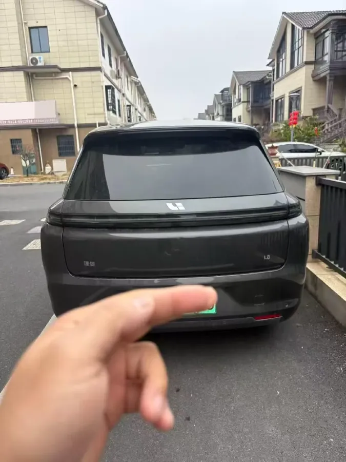2023 Li L8 Range Extended 154HP REEV 40.9KWH,autocango,china used car exporter,china ev exporter,chinese used car exporter,chinese used ev exporter