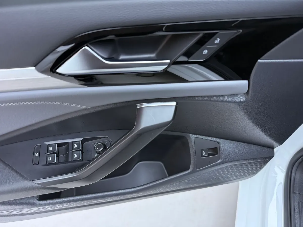 2022 Volkswagen Sagitar 1.4T 150HP L4 7DCT,autocango,china used car exporter,china ev exporter,chinese used car exporter,chinese used ev exporter