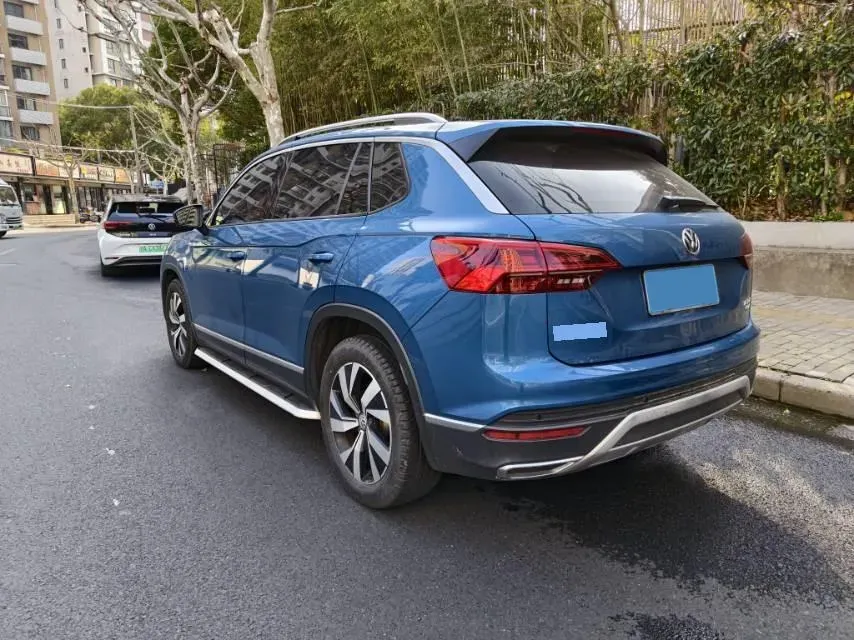 2019 Jeep Cherokee 2.0T 234HP L4 9AT,autocango,china used car exporter,china ev exporter,chinese used car exporter,chinese used ev exporter
