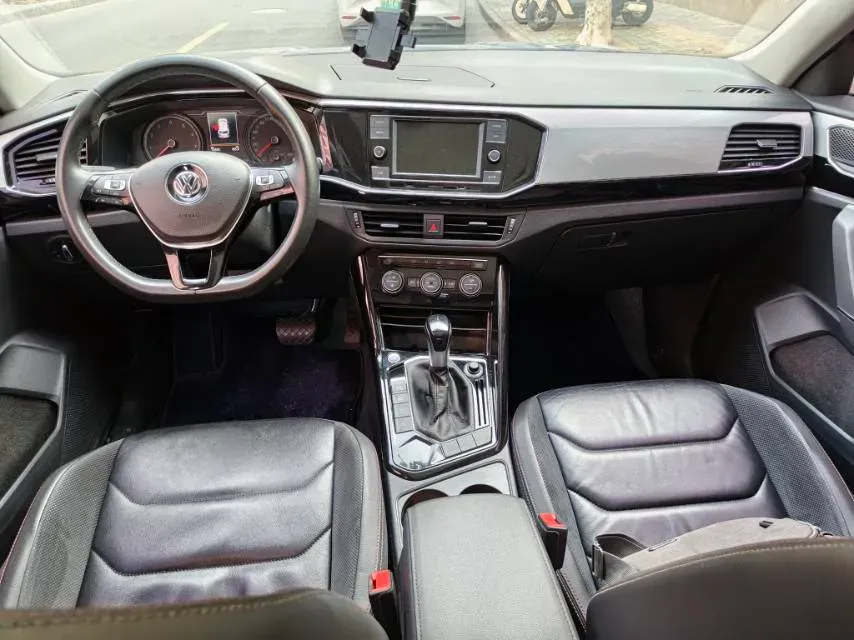 2019 Jeep Cherokee 2.0T 234HP L4 9AT,autocango,china used car exporter,china ev exporter,chinese used car exporter,chinese used ev exporter