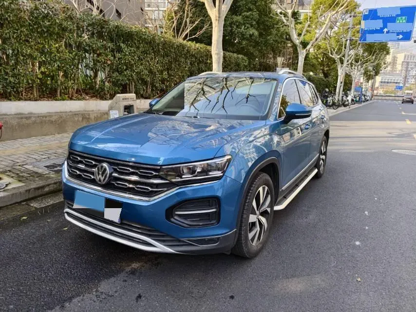 2019 Jeep Cherokee 2.0T 234HP L4 9AT,autocango,china used car exporter,china ev exporter,chinese used car exporter,chinese used ev exporter
