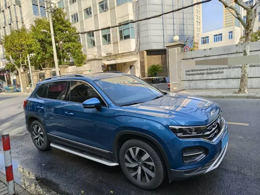 2019 Jeep Cherokee 2.0T 234HP L4 9AT,autocango,china used car exporter,china ev exporter,chinese used car exporter,chinese used ev exporter