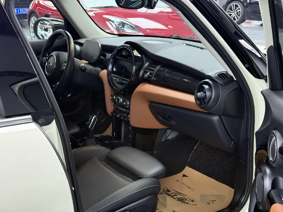 2021 MINI MINI 1.5T 136HP L3 7DCT,autocango,china used car exporter,china ev exporter,chinese used car exporter,chinese used ev exporter