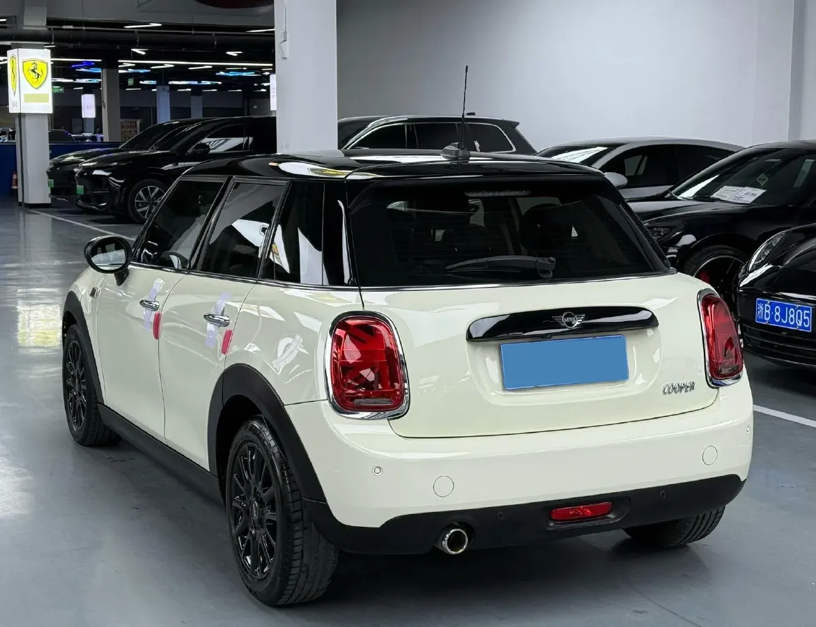2021 MINI MINI 1.5T 136HP L3 7DCT,autocango,china used car exporter,china ev exporter,chinese used car exporter,chinese used ev exporter