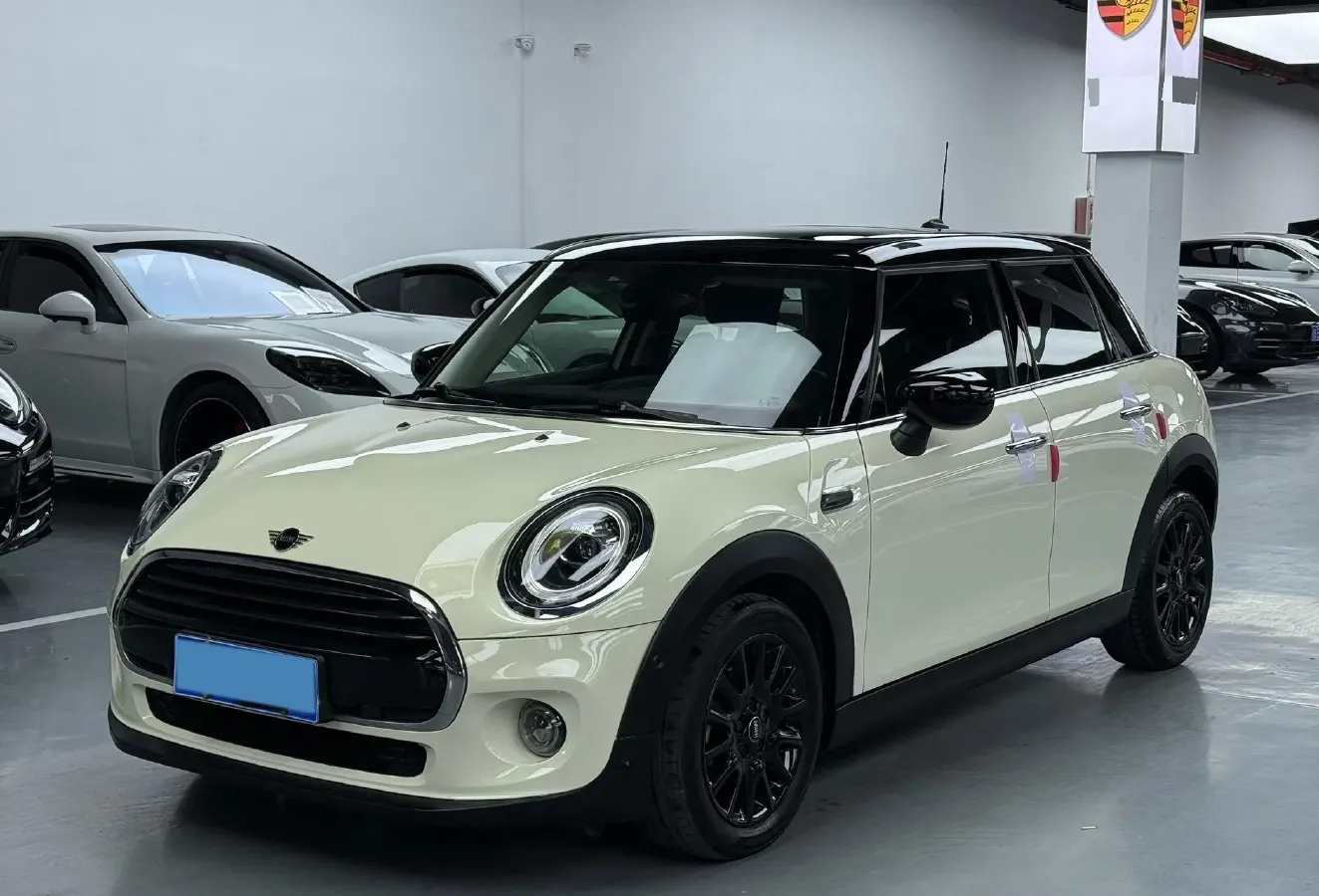 2021 MINI MINI 1.5T 136HP L3 7DCT,autocango,china used car exporter,china ev exporter,chinese used car exporter,chinese used ev exporter