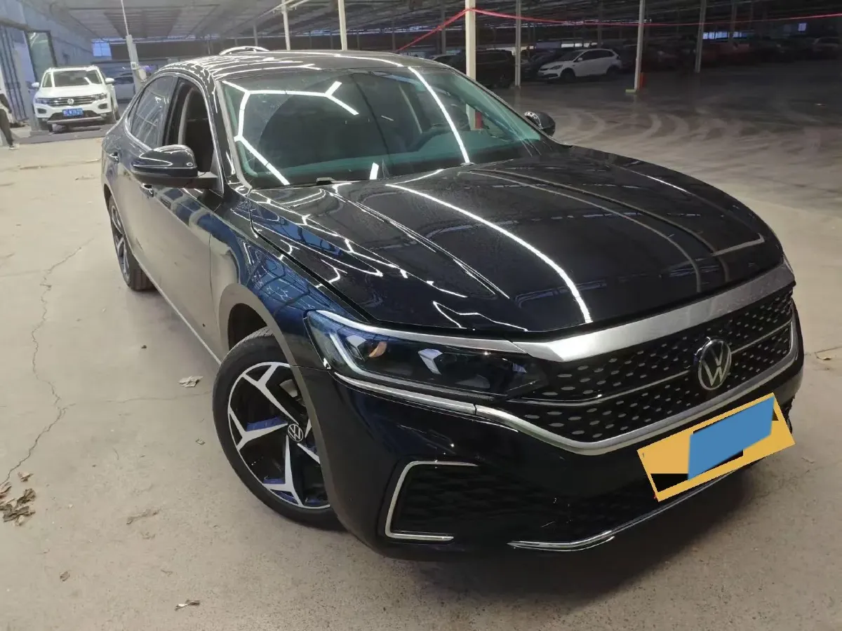 2025 Volkswagen Passat 2.0T 220HP L4 7DCT,autocango,china used car exporter,china ev exporter,chinese used car exporter,chinese used ev exporter